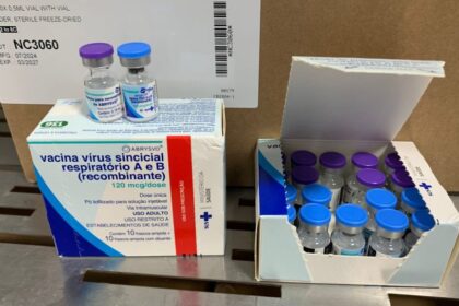 Amazonas recebe mais de 18 mil doses da nova vacina contra vírus sincicial respiratório para proteção de gestantes e recém-nascidos