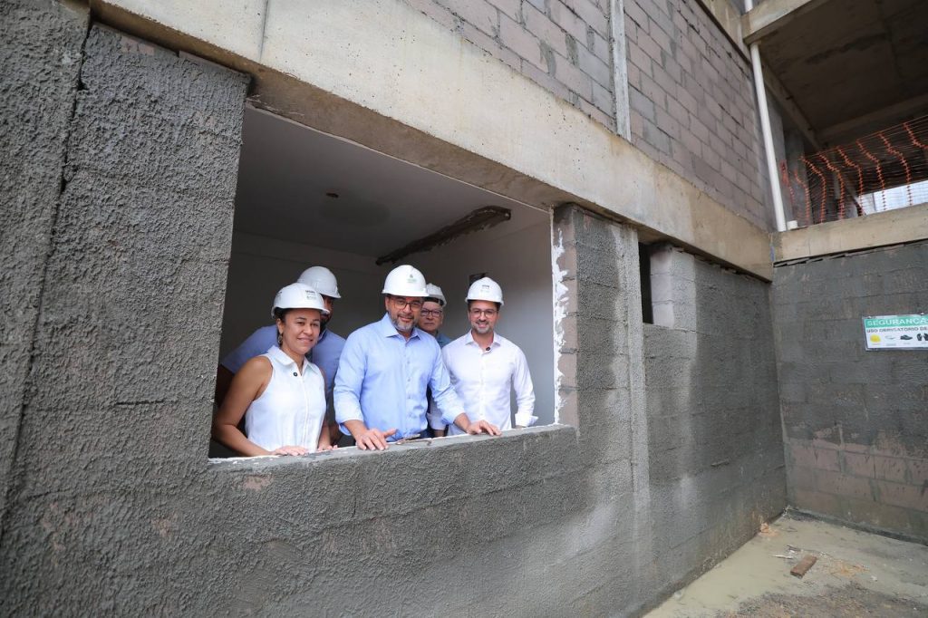 Governador Wilson Lima vistoria avanço das obras do Residencial Petrópolis, na zona sul de Manaus