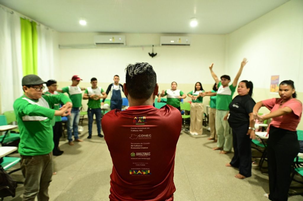“Teatro Comunitário: Vozes da Cidade” promove inclusão cultural e dá protagonismo a moradores de Tefé