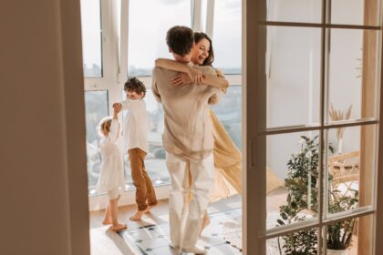 O Ritmo da Felicidade: Dançar e Cantar Como Terapia da Alma