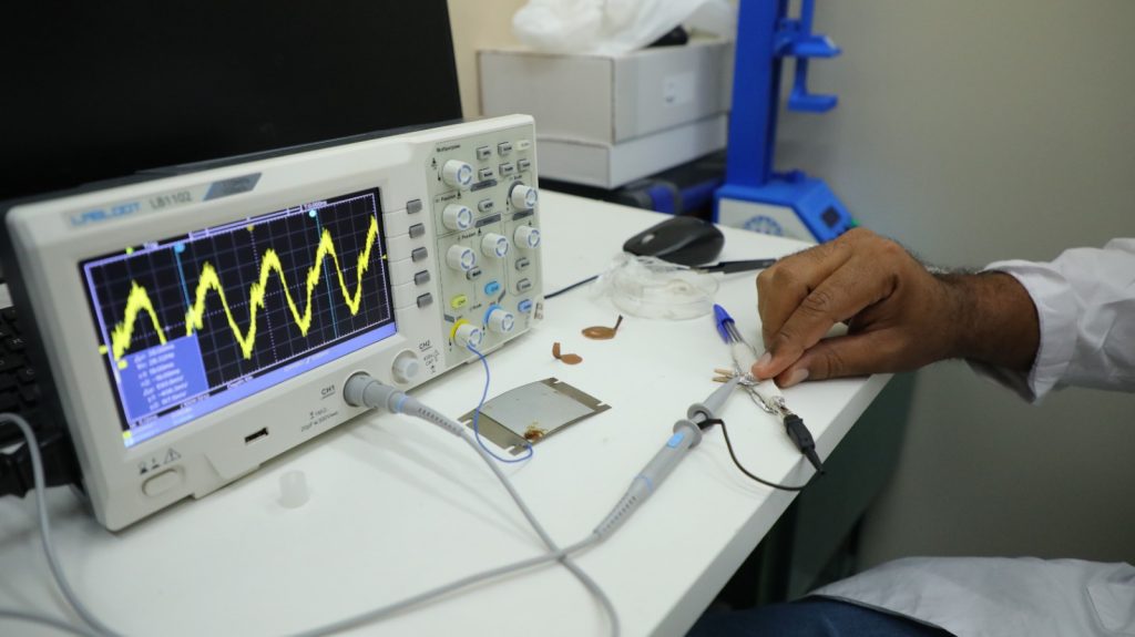 Com apoio do Governo do Amazonas, pesquisa desenvolve microgeradores para sensores de monitoramento remoto na Amazônia