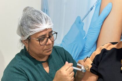 Viagem segura começa com vacina em dia, reforça FVS-RCP