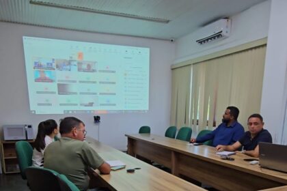 Idam e Adaf capacitam extensionistas para enfrentamento da mosca-da-carambola