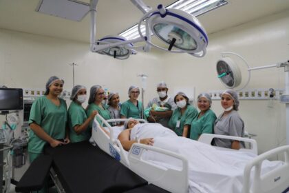 Instituto da Mulher Dona Lindu registra o parto do primeiro bebê de 2026 na rede estadual de saúde