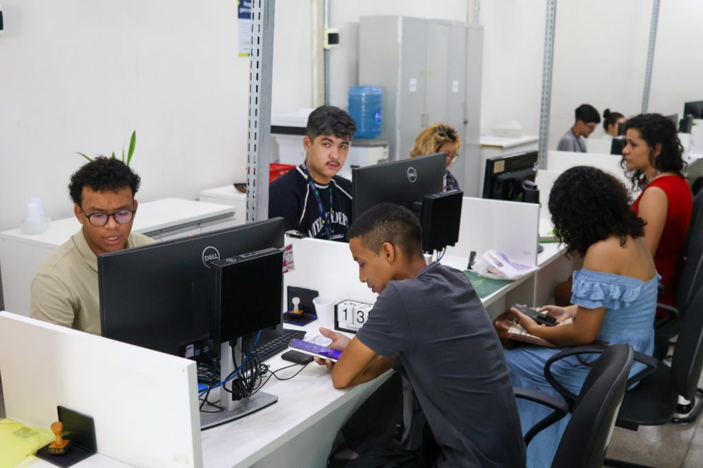 Sine Amazonas divulga 110 vagas de emprego para esta terça-feira