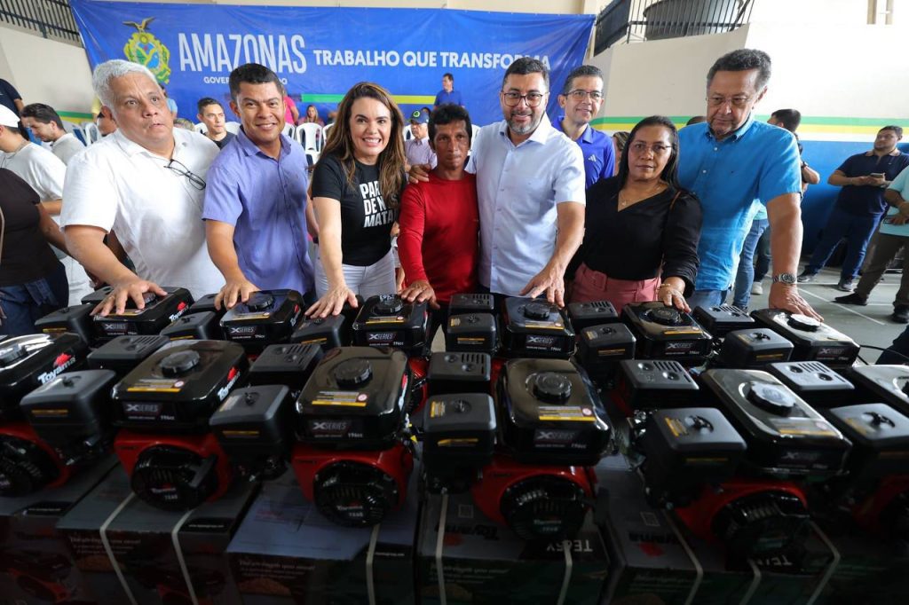 No Careiro da Várzea, governador Wilson Lima realiza entregas sociais e fortalece o setor primário