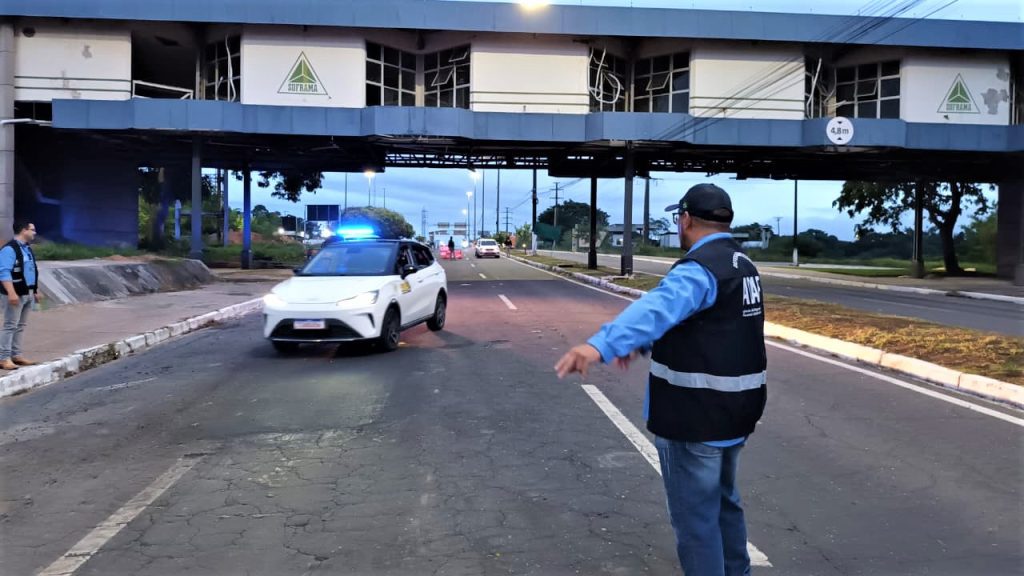 Mosca-da-carambola: Adaf fiscaliza transporte de frutas no Porto da Ceasa