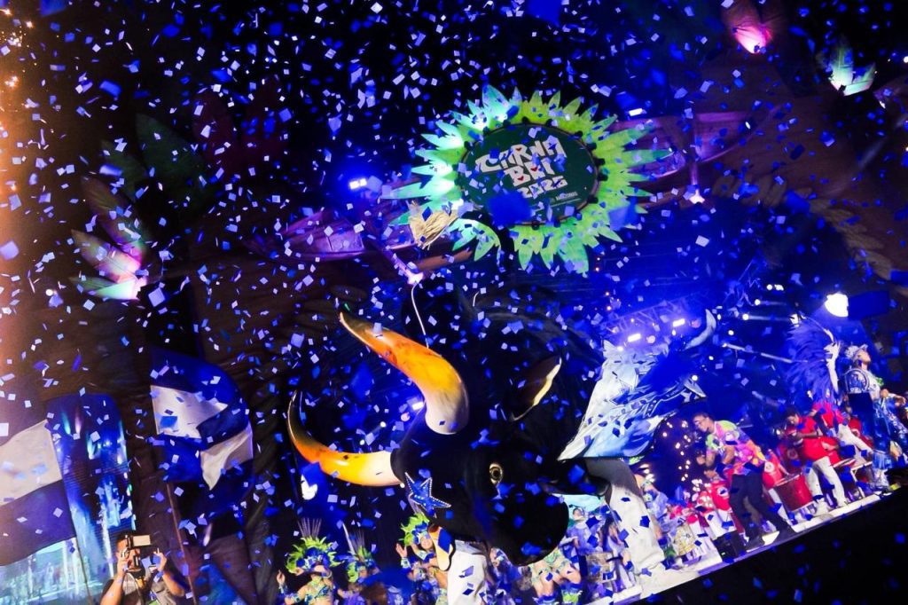 Carnaval na Floresta 2026: Carnaboi abre programação com Sambódromo lotado e clima de temporada bovina