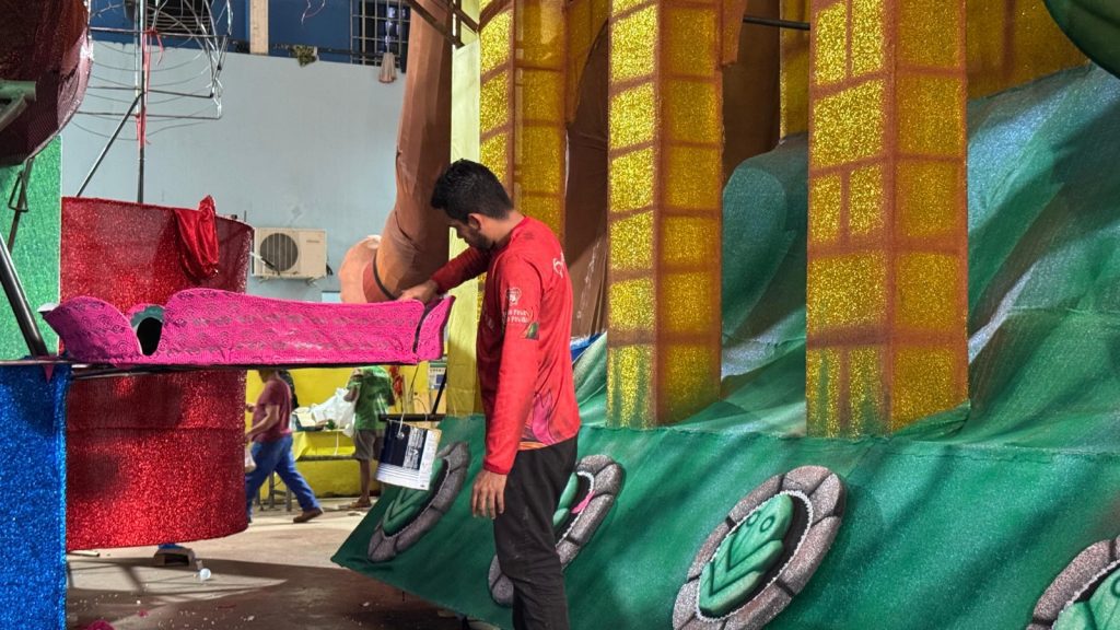 Carnaval na Floresta 2026: Com barracões a todo vapor, escolas de samba do grupo especial de Manaus intensificam preparativos para o desfile
