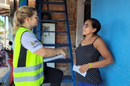 Prosai Parintins: UGPE segue com a entrega dos certificados às famílias que serão beneficiadas com o reassentamento