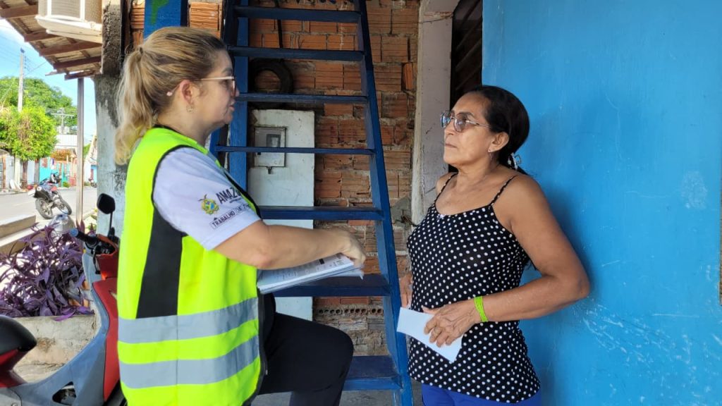 Prosai Parintins: UGPE segue com a entrega dos certificados às famílias que serão beneficiadas com o reassentamento