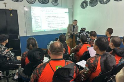 Polícia Militar do Amazonas qualifica policiais que conduzirão cães farejadores na detecção de substâncias