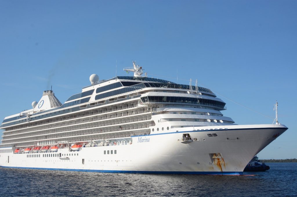 Maior cruzeiro da temporada chega a Manaus com mais de 1,8 mil visitantes