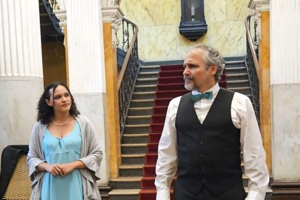 Espetáculo retrata trajetória de Bezerra de Menezes, o ‘Médico dos Pobres’, no Teatro Amazonas