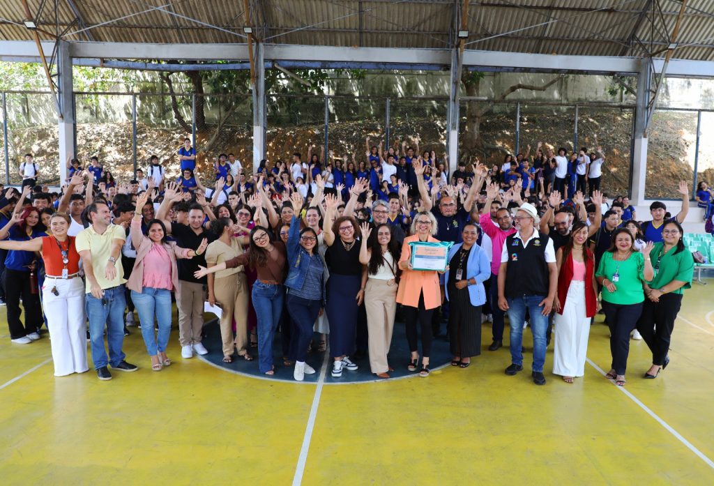 Escola Estadual Professor Octávio Mourão é campeã no 14º Concurso de Desenho e Redação da Controladoria-Geral da União