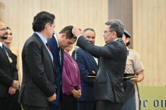 Vice-governador Tadeu de Souza recebe homenagem da Seap e  destaca avanços do sistema penitenciário no Amazonas