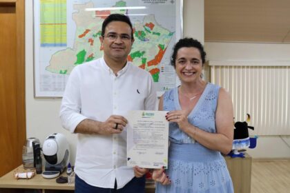 Ipaam concede licença à Fundação de Medicina Tropical para primeiro criadouro científico de escorpiões em Manaus