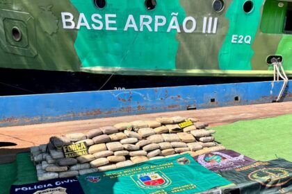 Base Arpão 3: PMAM apreende mais de 260 quilos de drogas ocultas em casco de embarcação