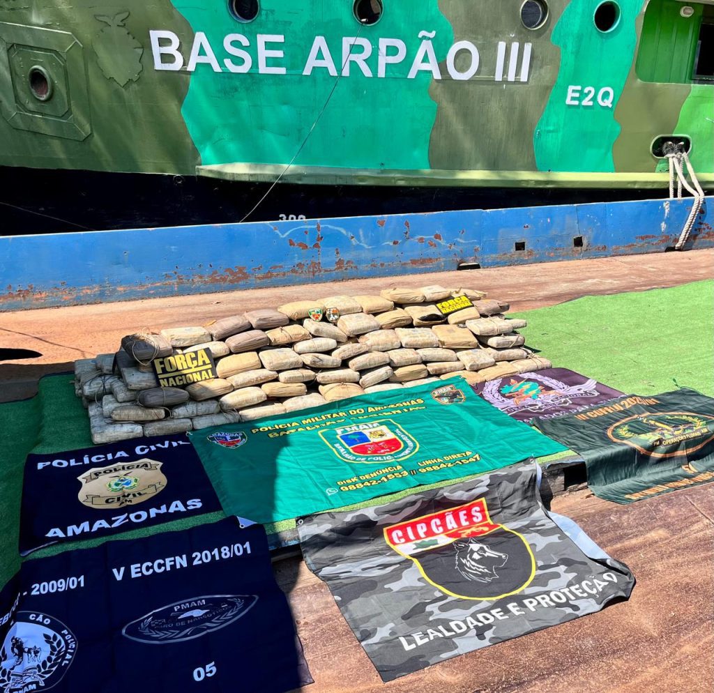 Base Arpão 3: PMAM apreende mais de 260 quilos de drogas ocultas em casco de embarcação