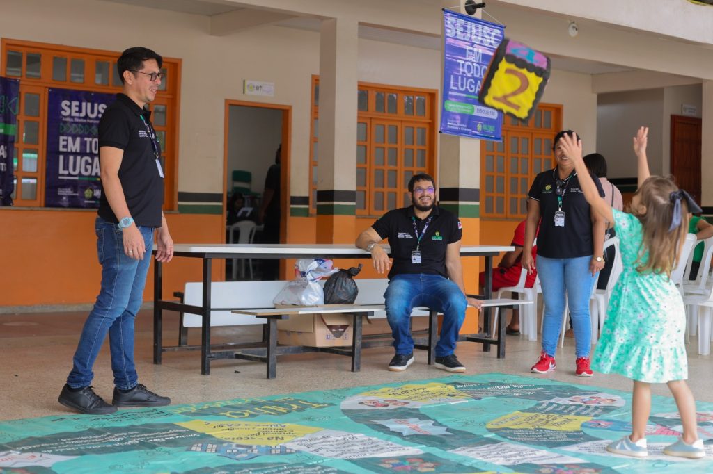 Sejusc atende população de Rio Preto da Eva com serviços de cidadania