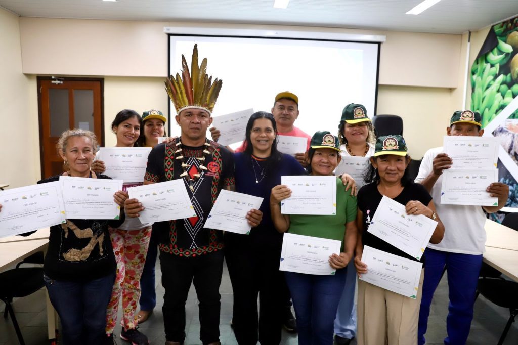 Sepror qualifica agricultores familiares da aldeia Floresta Livre em Conceitos de Associativismo Rural