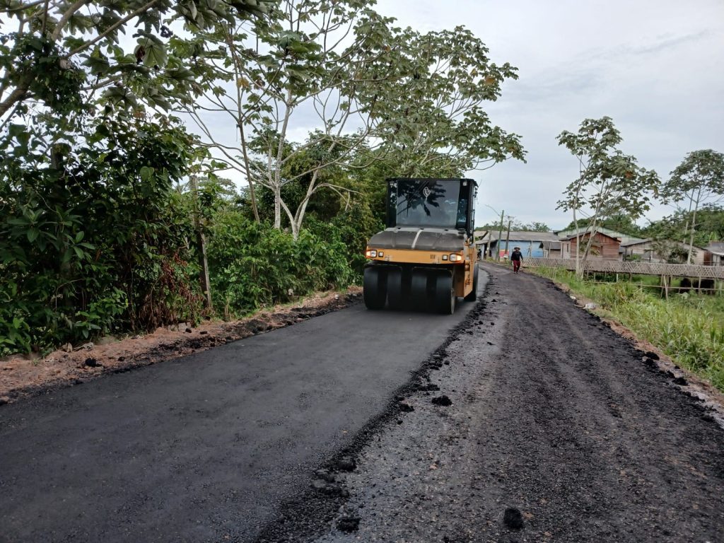 Governo do Estado avança nas obras de recuperação viária em 33 ruas de Barreirinha, por meio do Asfalta Amazonas