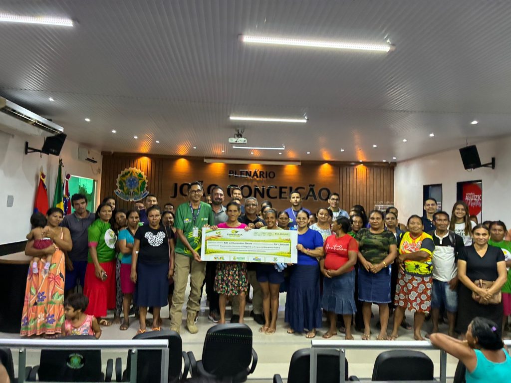 Assistidos pelo Idam, agricultores familiares de Eirunepé celebram o recebimento de R$ 84 mil por meio do programa Garantia-Safra