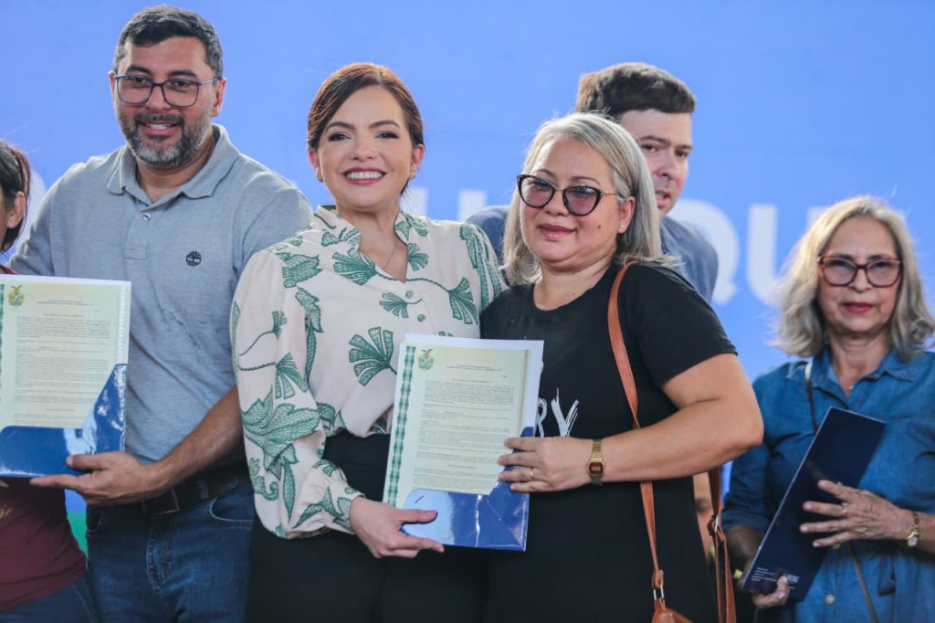 Em 90 dias, Sect entregou mais de 1.100 títulos definitivos a moradores no Amazonas