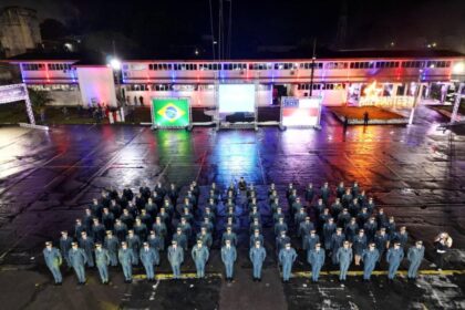 Governador Wilson Lima forma 104 aspirantes a oficiais da Polícia Militar e reforça comando da Segurança Pública no Amazonas