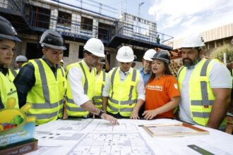 Em vistoria de obras do Residencial Compensa, governador interino Roberto Cidade destaca continuidade dos projetos habitacionais no Amazonas