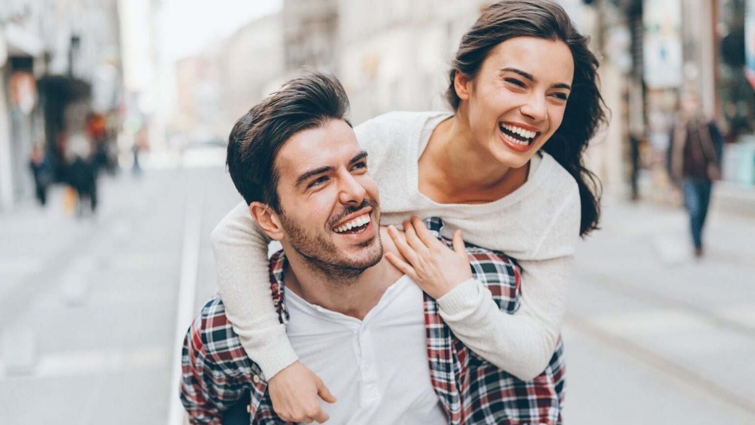 Amores Reais: Entre Risos, Brigas e Abraços