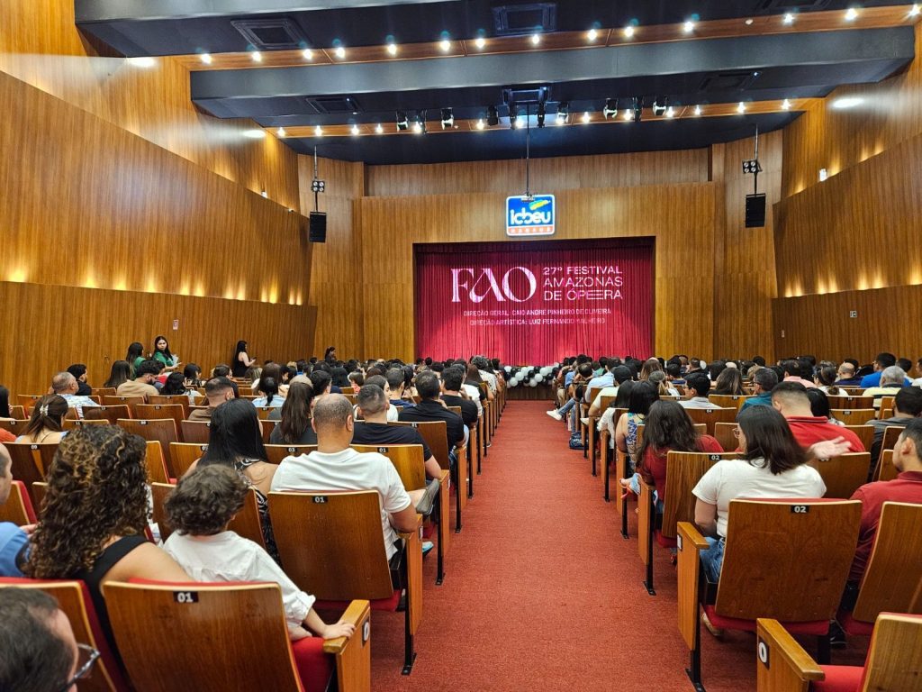 Teatro ICBEU recebe recital gratuito em homenagem aos 270 anos de Mozart