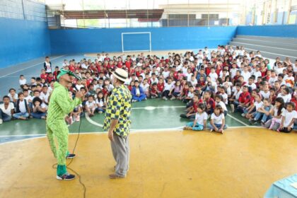 Projeto literário leva contação de histórias a estudantes da zona rural de Manaus