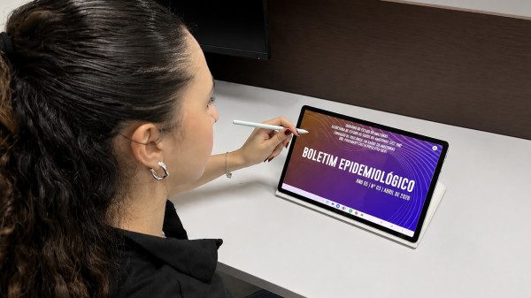 Novo boletim sobre câncer do colo do útero da FVS-RCP destaca alta cobertura vacinal contra HPV