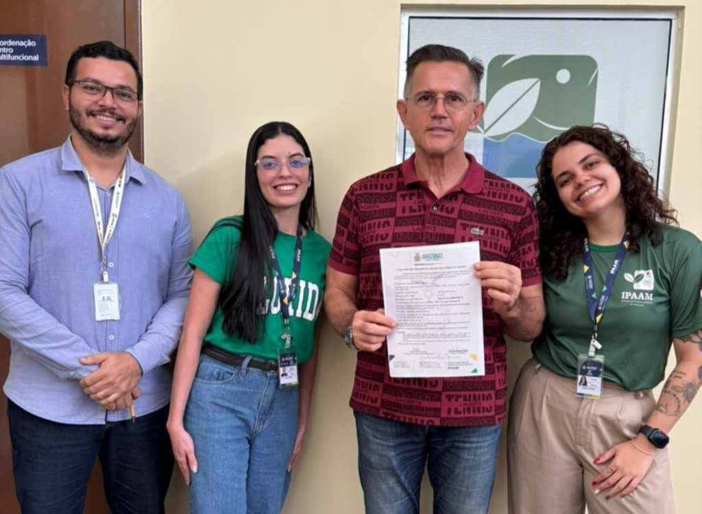 Com foco em renda e conservação, Ipaam regulariza criadores de abelhas sem ferrão em Parintins