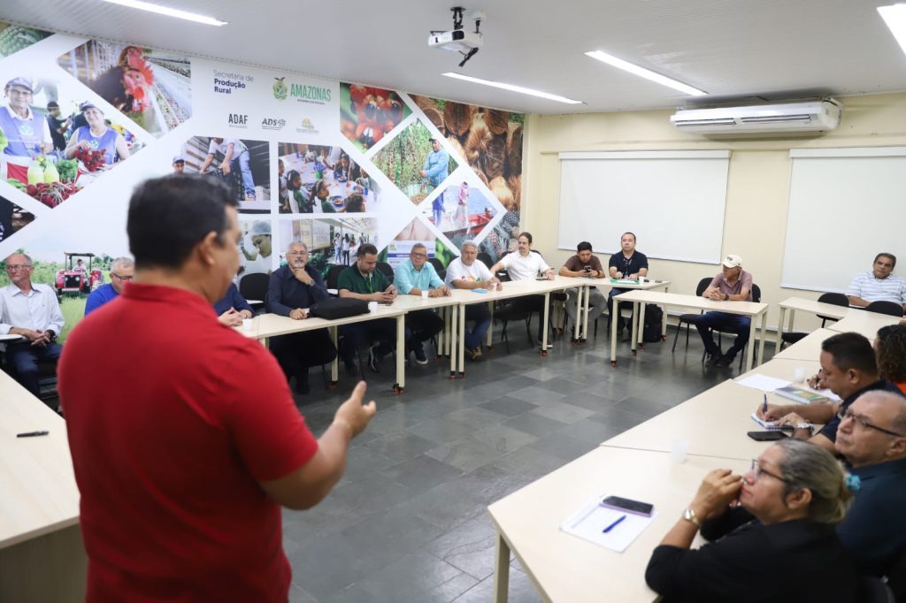 Conselho Estadual debate impactos climáticos e entraves no licenciamento ambiental durante reunião ordinária em Manaus