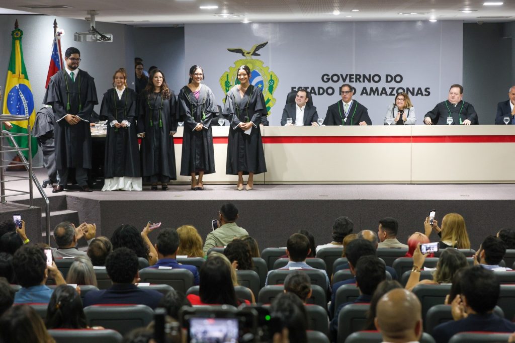 Governador interino Roberto Cidade empossa novos defensores públicos e reforça atuação da DPE no interior do Amazonas