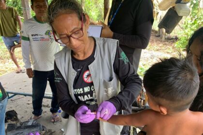FVS-RCP fortalece enfrentamento à malária com capacitação e apoio a ações em território indígena no sul do Amazonas