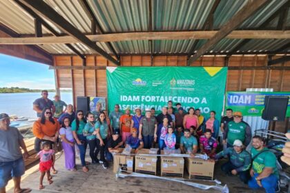 Em Manaquiri, Idam realiza a entrega de R$ 170 mil em crédito rural para agricultores familiares e pescadores