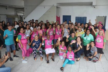 Aos 103 anos, Maria José mantém uma rotina ativa e transforma a convivência em qualidade de vida