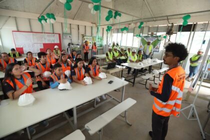 Projeto ‘Tô na Obra’ leva estudantes para conhecer o canteiro de obras do Residencial São Pedro, no bairro Betânia