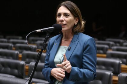 Comissão aprova proibição de radares de trânsito escondidos, inclusive os portáteis