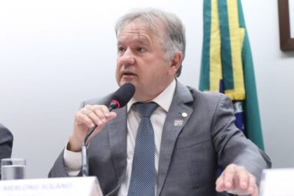 Comissão aprova projeto que prevê divulgação de mensagens sobre drogas em rádio e TV