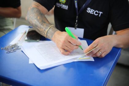 Sect realiza atendimentos de regularização fundiária durante entrega de títulos definitivos no Solo Seguro Favela e Comunidade 2026