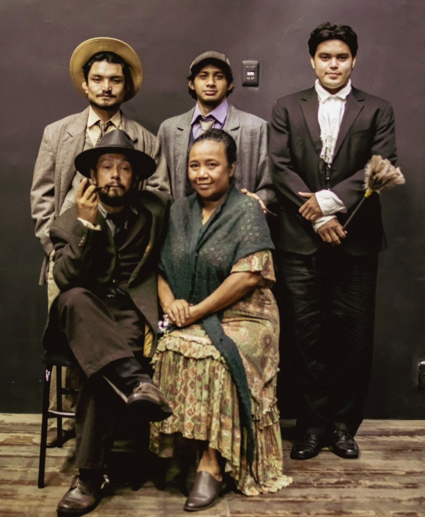 ‘Em Nome da Família’ leva drama intenso sobre relações familiares ao palco do Teatro Gebes Medeiros