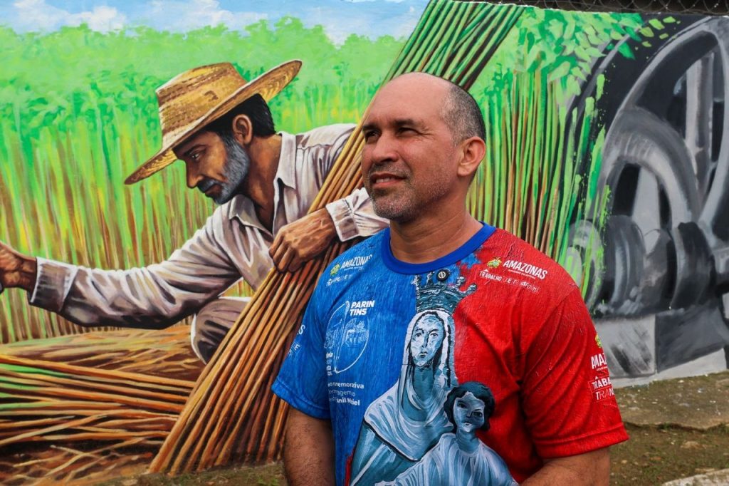 Em Parintins, artistas transformam muros em memória viva com histórias, valorização cultural e identidade amazônica