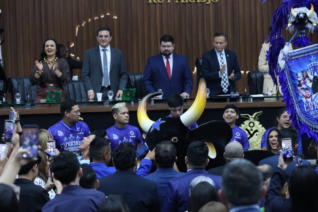 Governo do Amazonas participa de homenagem ao Festival Folclórico de Parintins na Aleam