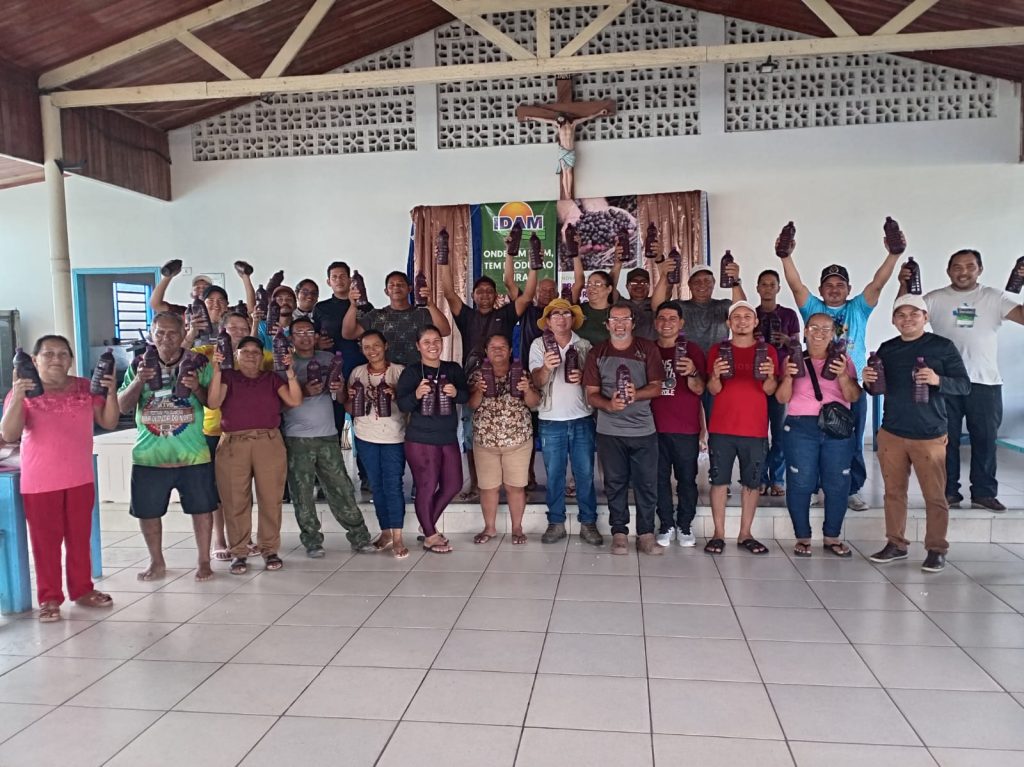 Em Nova Olinda do Norte, Idam capacita 30 trabalhadores rurais com o curso de Boas Práticas na Fabricação do Açaí