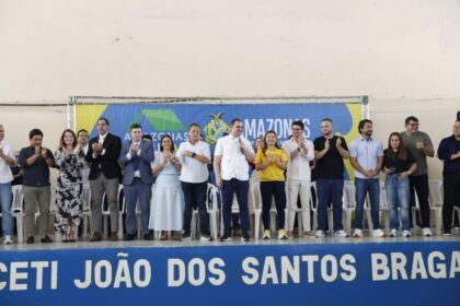 Governador Roberto Cidade entrega 800 títulos definitivos na zona norte e fortalece a política de regularização fundiária no Amazonas