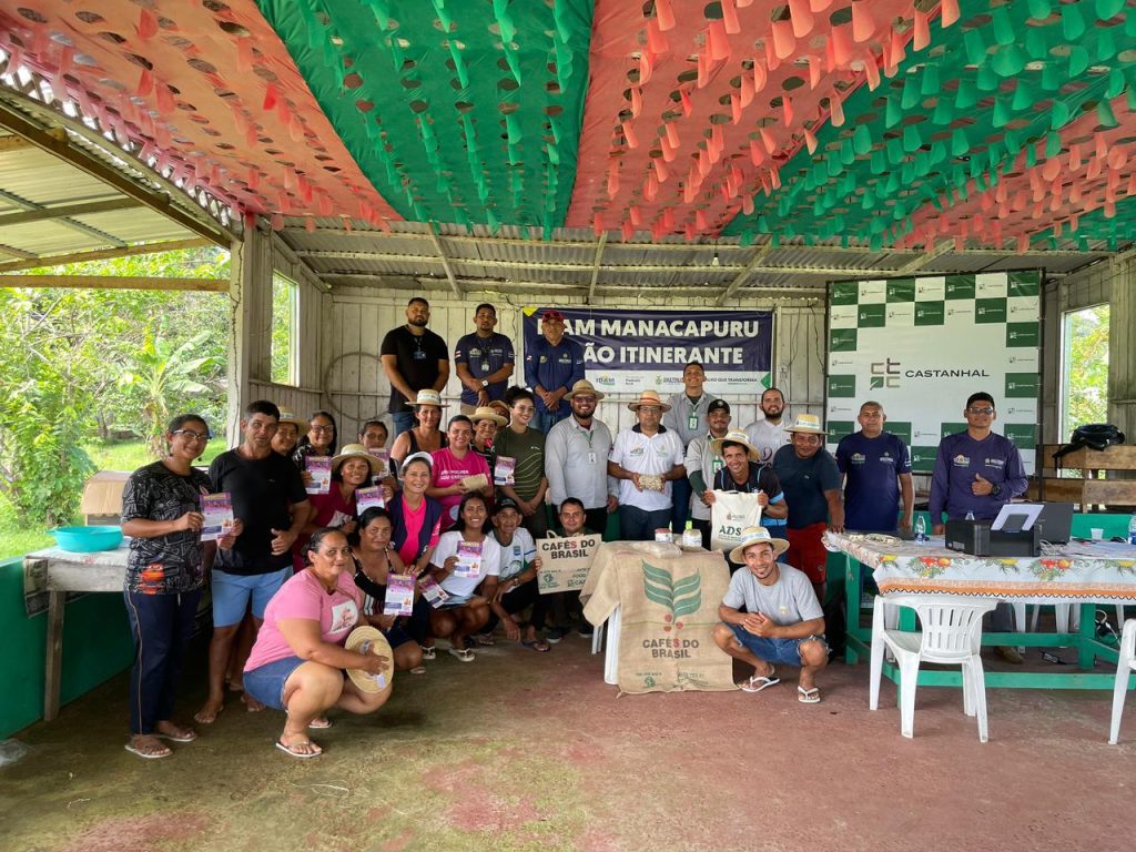 Em ação itinerante, Idam leva assistência técnica a mais de 100 famílias rurais de Manacapuru